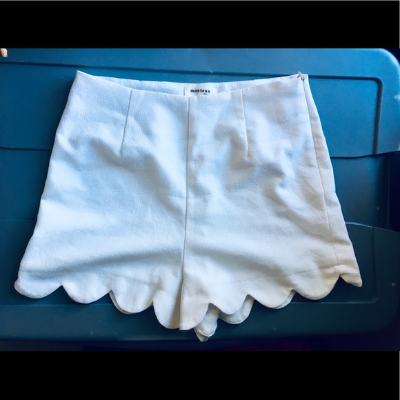 Monteau Pants - Monteau Los Angelos White Scalloped Shorts